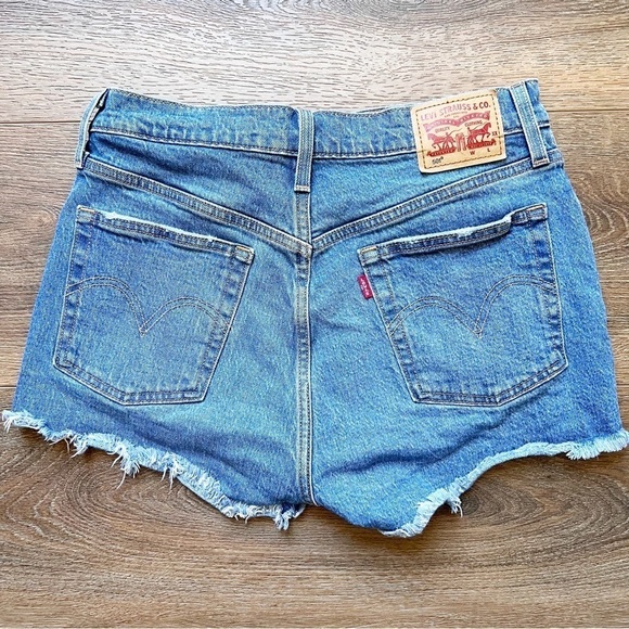 Levi’s 501 Raw Hem Button Down Jean Shorts Waist 28 - Picture 2 of 9